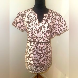 Women’s uniform top💗🤍